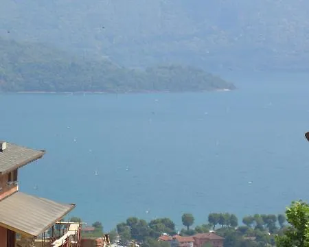 Διαμέρισμα Rosi *